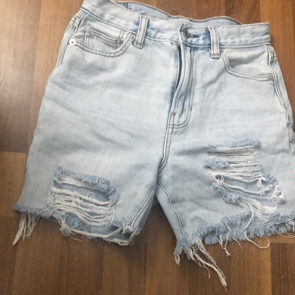 Distressed shorts - Picture 1 of 1